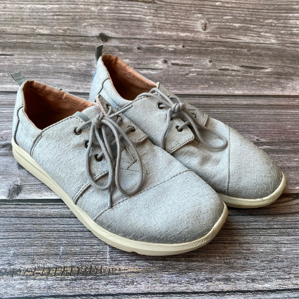 Toms Textured Gray Fashion Sneakers Size 8 Shoes